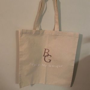 Style Me Unique brand tote bags